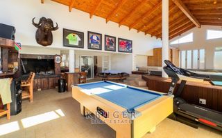 4 Bedroom House For Sale in Meersig