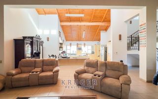 4 Bedroom House For Sale in Meersig