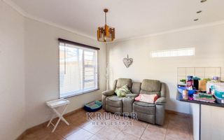 4 Bedroom House For Sale in Meersig
