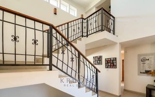 4 Bedroom House For Sale in Meersig