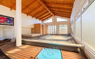 4 Bedroom House For Sale in Meersig