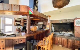 4 Bedroom House For Sale in Meersig