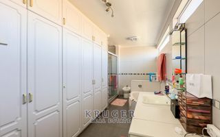 4 Bedroom House For Sale in Meersig