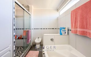4 Bedroom House For Sale in Meersig