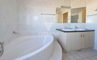 3 Bedroom House For Sale in Fairway Estate