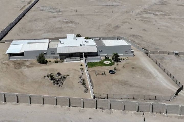 6 Bedroom House For Sale in River Plots, Swakopmund