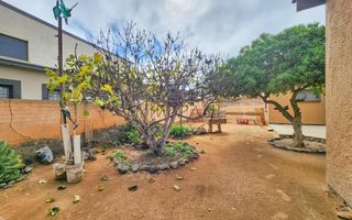 3 Bedroom House For Sale in Henties Bay Central, Henties Bay