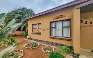 3 Bedroom House For Sale in Henties Bay Central, Henties Bay