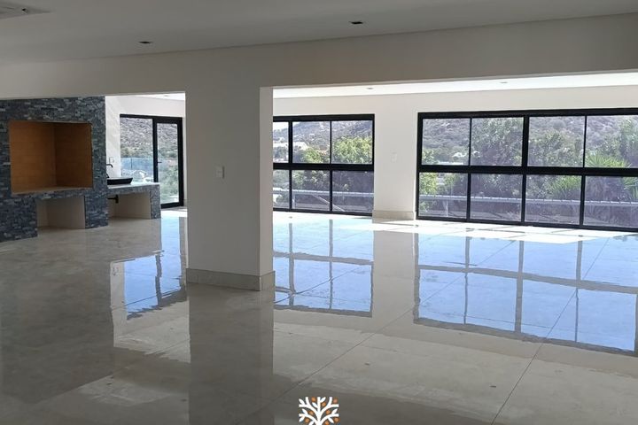 5 Bedroom House For Sale in Ludwigsdorf, Windhoek