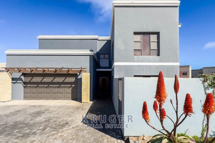 4 Bedroom House For Sale in Mile 4 Extension 1, Swakopmund