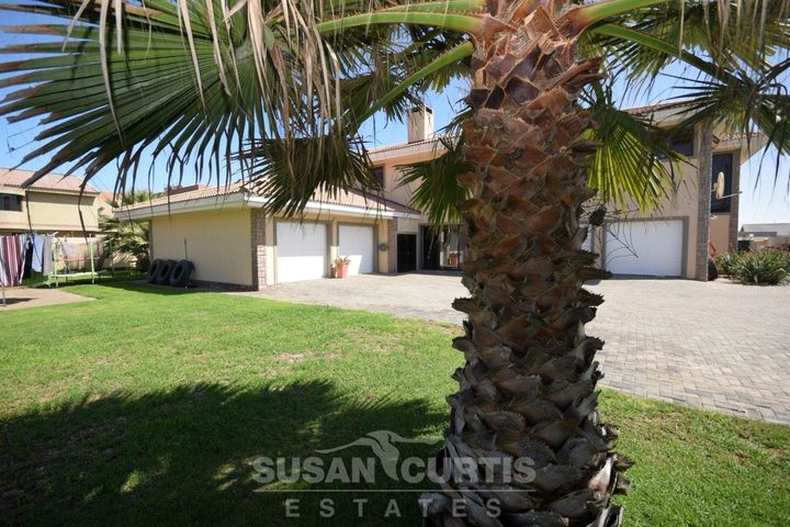 4 Bedroom House To Rent in Vogelstrand, Swakopmund
