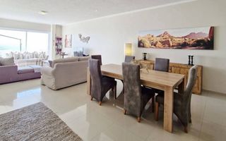 3 Bedroom House For Sale in Long Beach