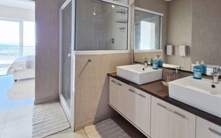 3 Bedroom House For Sale in Long Beach