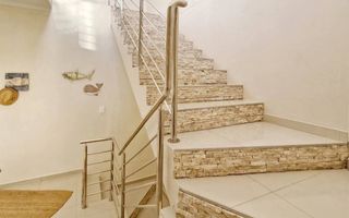 3 Bedroom House For Sale in Long Beach