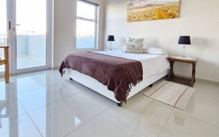 3 Bedroom House For Sale in Long Beach