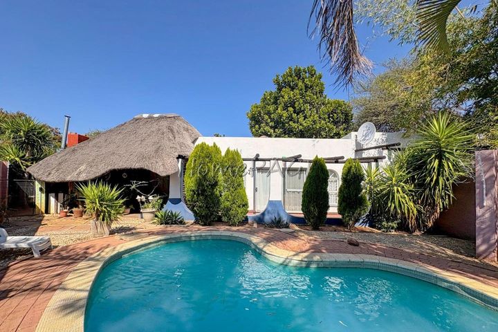 4 Bedroom House For Sale in Otjiwarongo