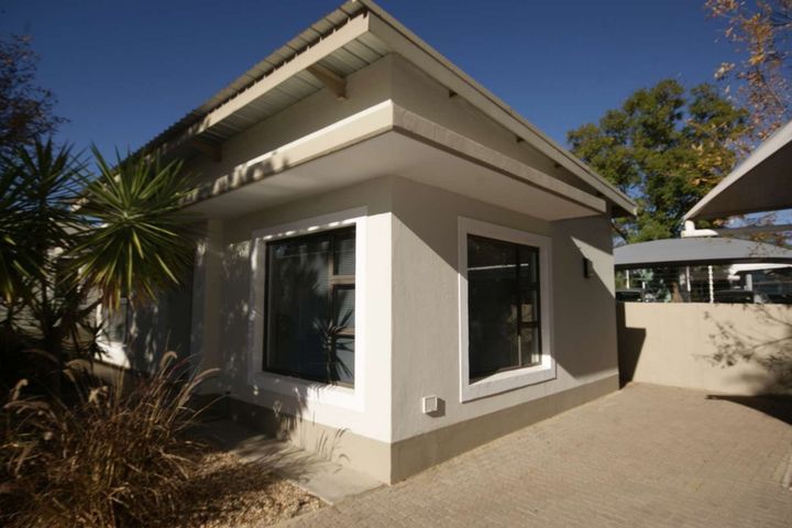Office / Retail / Mixed Use To Rent in Klein Windhoek, Windhoek