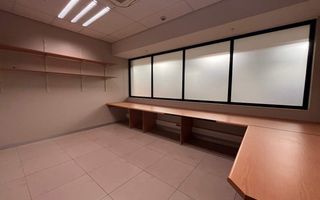 Office / Retail / Mixed Use For Sale in Lafrenz Industrial,...