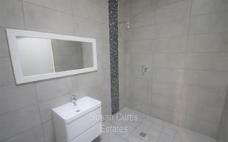 3 Bedroom House To Rent in Long Beach