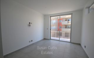 3 Bedroom House To Rent in Long Beach
