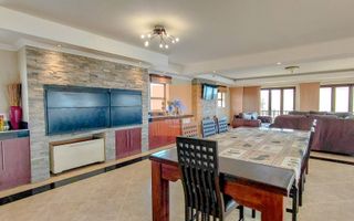 4 Bedroom House For Sale in Vogelstrand, Swakopmund