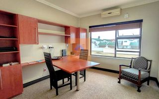 4 Bedroom House For Sale in Vogelstrand, Swakopmund