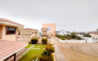 4 Bedroom House For Sale in Vogelstrand, Swakopmund