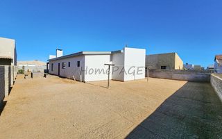 3 Bedroom House For Sale in Henties Bay Central, Henties Bay
