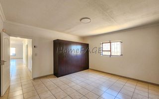 3 Bedroom House For Sale in Henties Bay Central, Henties Bay