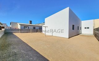 3 Bedroom House For Sale in Henties Bay Central, Henties Bay