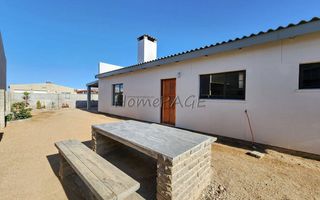 3 Bedroom House For Sale in Henties Bay Central, Henties Bay