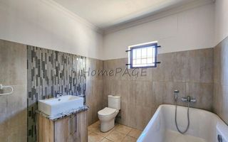 3 Bedroom House For Sale in Henties Bay Central, Henties Bay