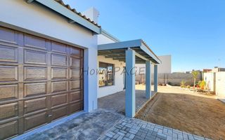3 Bedroom House For Sale in Henties Bay Central, Henties Bay