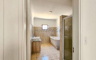 3 Bedroom House For Sale in Henties Bay Central, Henties Bay