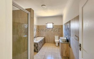 3 Bedroom House For Sale in Henties Bay Central, Henties Bay