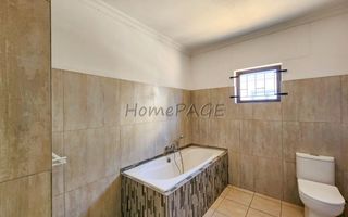3 Bedroom House For Sale in Henties Bay Central, Henties Bay