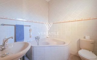 4 Bedroom House For Sale in Long Beach