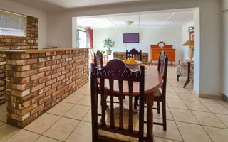 5 Bedroom House For Sale in Meersig