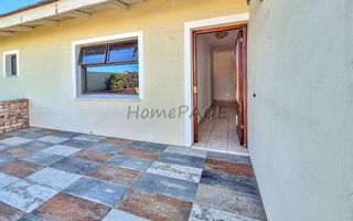 5 Bedroom House For Sale in Meersig