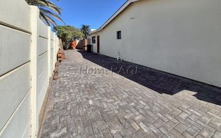5 Bedroom House For Sale in Meersig