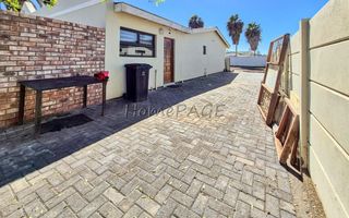 5 Bedroom House For Sale in Meersig