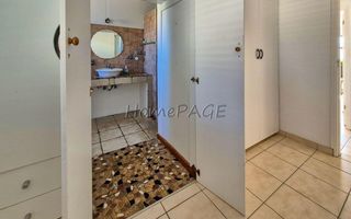 5 Bedroom House For Sale in Meersig