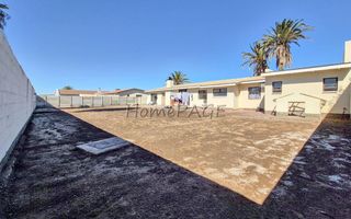 5 Bedroom House For Sale in Meersig