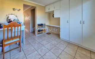 5 Bedroom House For Sale in Meersig