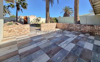 5 Bedroom House For Sale in Meersig