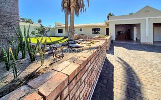 5 Bedroom House For Sale in Meersig