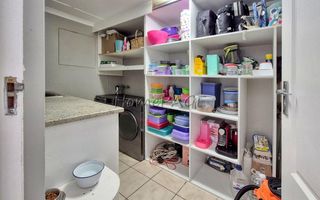 5 Bedroom House For Sale in Meersig