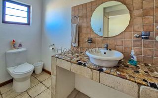 5 Bedroom House For Sale in Meersig