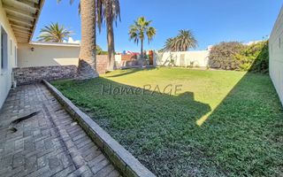 5 Bedroom House For Sale in Meersig