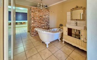 5 Bedroom House For Sale in Meersig